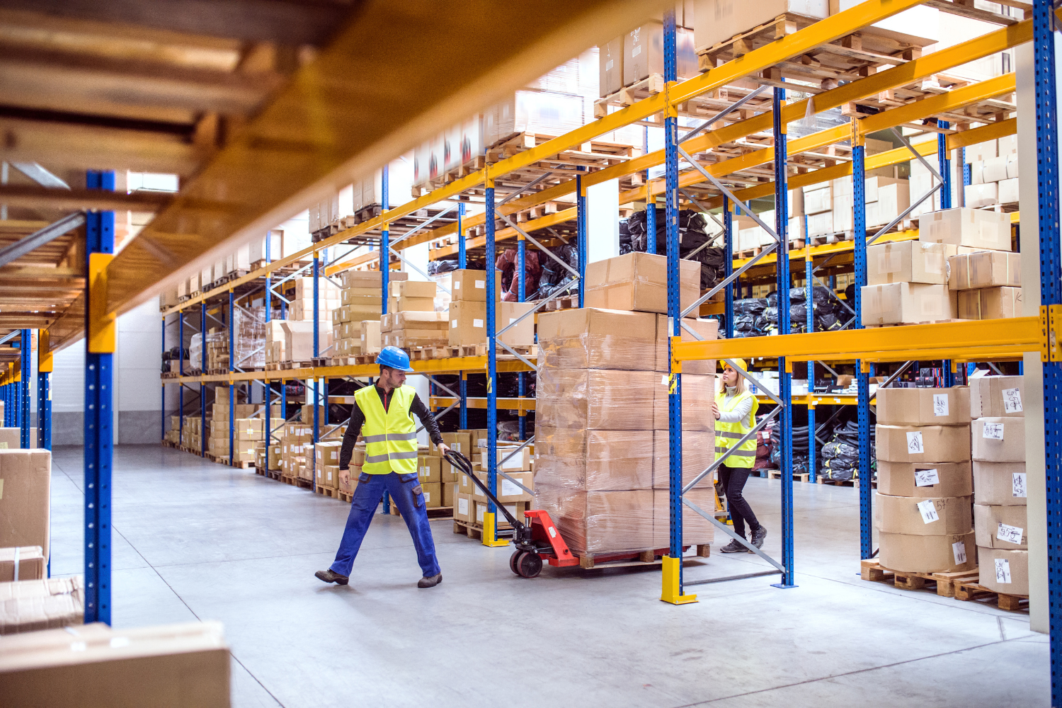 Photo de travailleurs en logistique